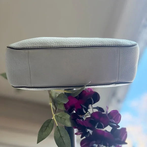 Y2K Coach Chelsea Shoulder Bag | F10890 | Green Interior | Like-New - Picture 7 of 9